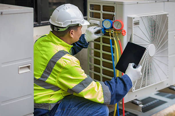 Professional Hvac technician working in Plymouth, NC